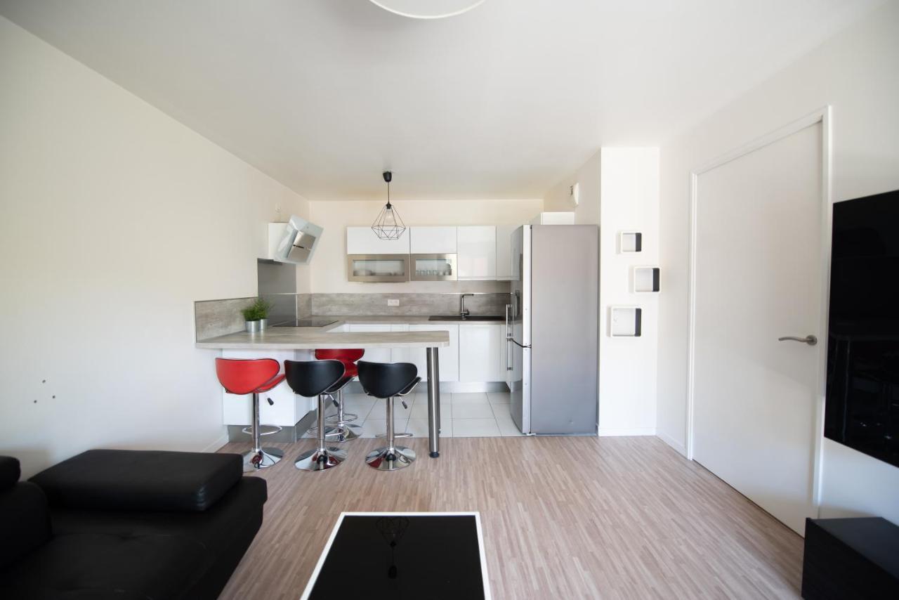 Appartements De 2 Ou 3 Chambres A 40 Minutes De Paris Courcouronnes Bilik gambar