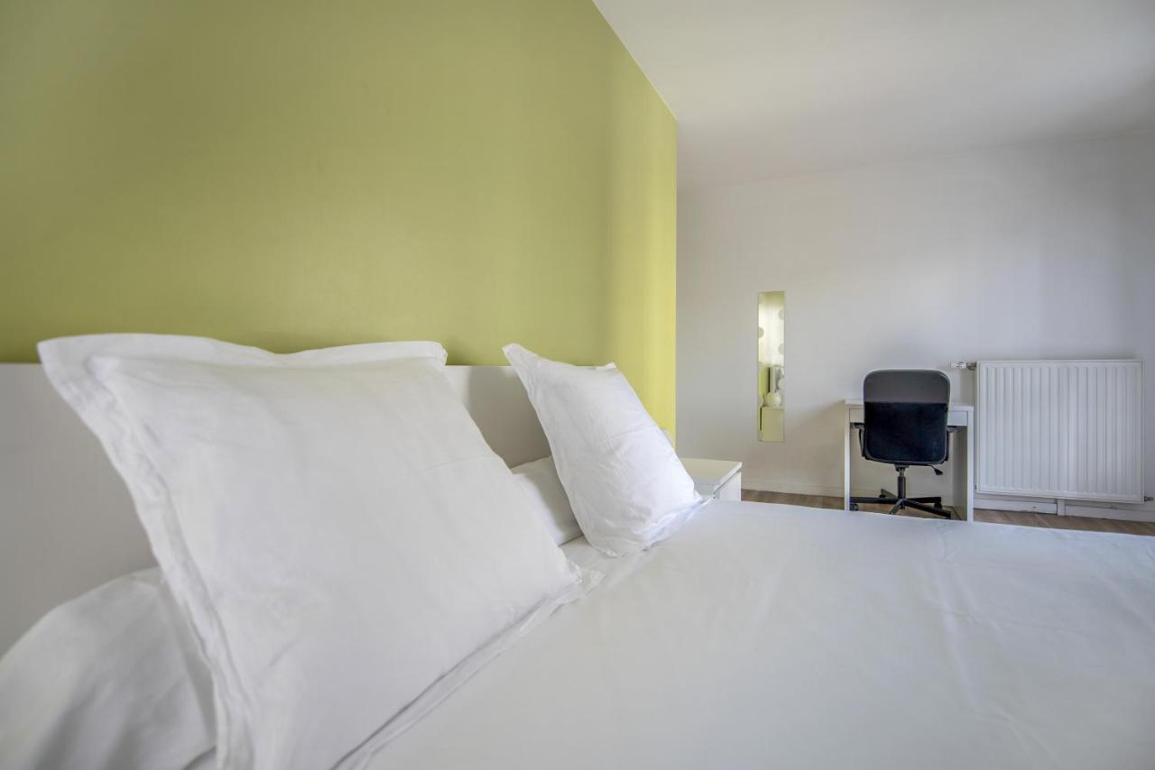 Appartements De 2 Ou 3 Chambres A 40 Minutes De Paris Courcouronnes Luaran gambar
